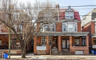 922 S 49th St, Unit 2 in Philadelphia, PA - Building Photo