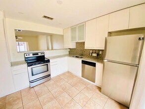 6729 NW 29th Way in Fort Lauderdale, FL - Building Photo - Building Photo