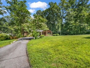 316 S Rugby Rd in Hendersonville, NC - Building Photo - Building Photo