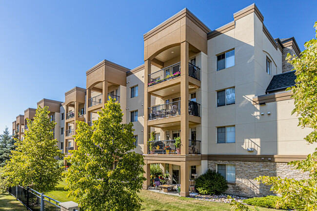 Palisades on the Park in Sherwood Park, AB - Building Photo - Building Photo