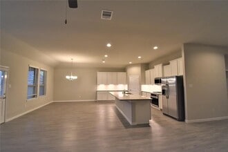 4819 Vergano Villa Dr in Park Row, TX - Building Photo - Building Photo