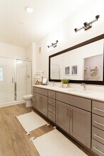 Livano Grand National in Orlando, FL - Foto de edificio - Building Photo