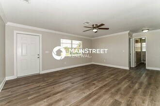 1421 NE 7th Ave in Cape Coral, FL - Building Photo - Building Photo