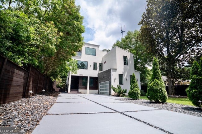 1099 Vista Trail NE in Atlanta, GA - Building Photo - Building Photo