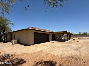 6703 E Calle de Las Estrellas Rd in Cave Creek, AZ - Foto de edificio - Building Photo