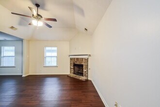 9456 Darren Cir S in Cordova, TN - Building Photo - Building Photo