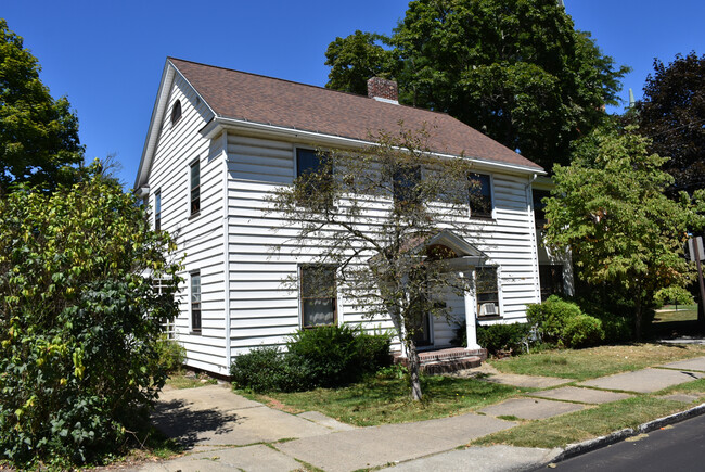 902 Liberty St in Meadville, PA - Building Photo - Building Photo