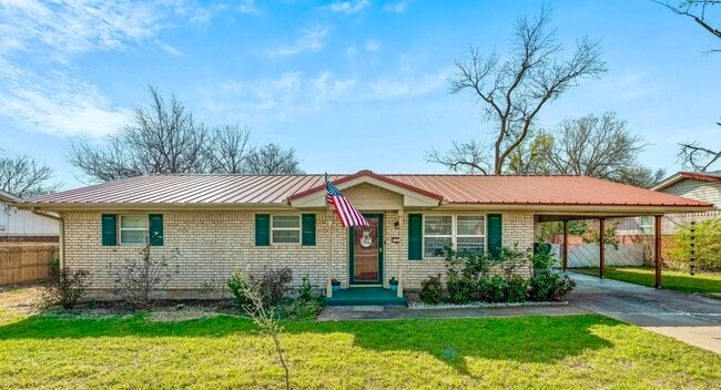 property at 1080 W Park St