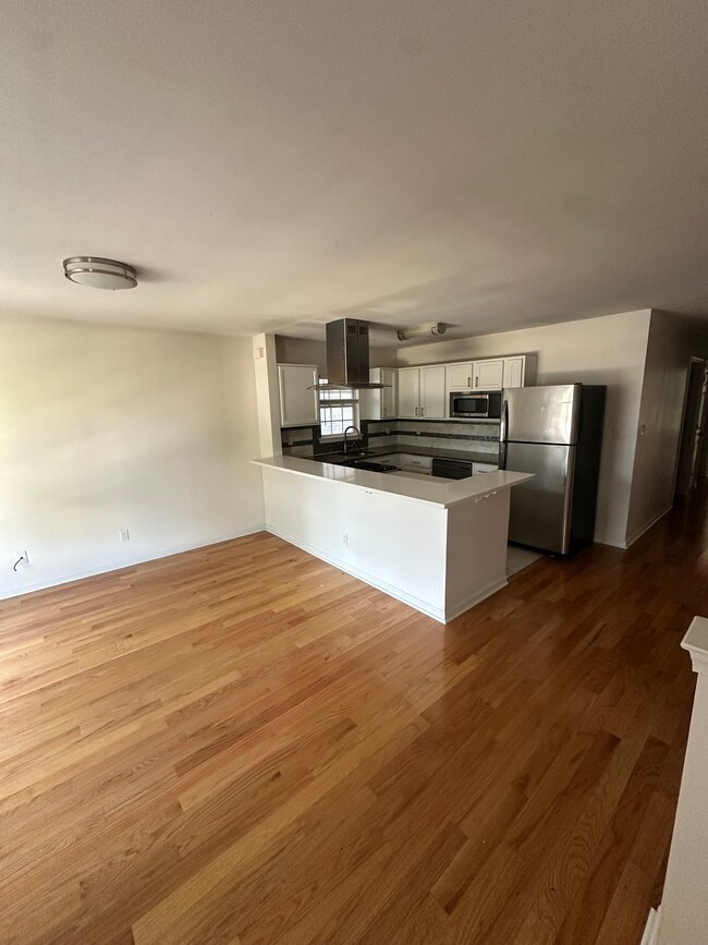 66 Summer Ave, Unit 1 in Newark, NJ - Building Photo - Building Photo