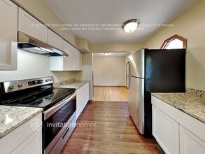 2457 Spruce Pl in White Bear Lake, MN - Building Photo - Building Photo