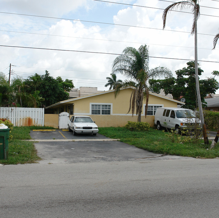 5801 NW 15th St in Fort Lauderdale, FL - Building Photo