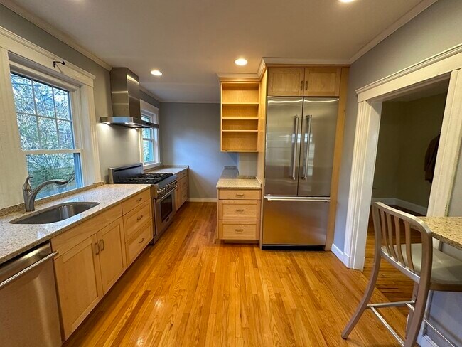 19 Goldsmith St, Unit 1 in Boston, MA - Building Photo - Building Photo