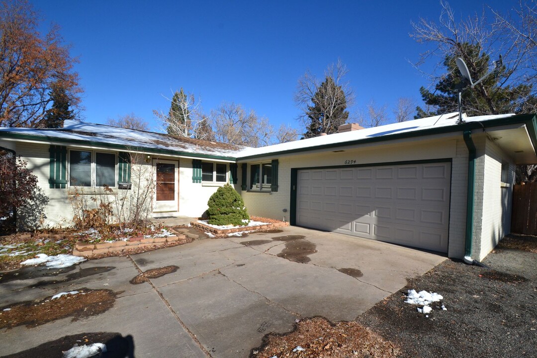 6294 S Elati St in Littleton, CO - Building Photo