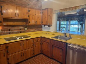 11820 SW 69th Ct in Miami, FL - Building Photo - Building Photo