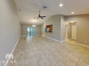 8280 Philatelic Dr in Spring Hill, FL - Building Photo - Building Photo