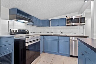 3411 NE 52nd Ave in Silver Springs, FL - Building Photo - Building Photo