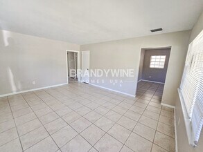 3407 E Hanna Ave in Tampa, FL - Building Photo - Building Photo