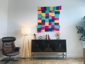 SOUTH SIDE Living + Maker Spaces in San Antonio, TX - Foto de edificio - Building Photo