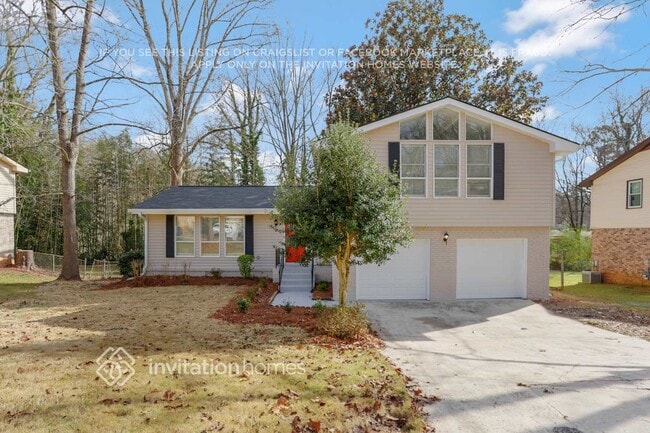 2290 Emerald Springs Dr in Decatur, GA - Foto de edificio - Building Photo