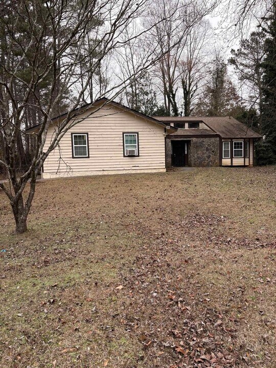 7416 Dartmouth Ct in Riverdale, GA - Foto de edificio