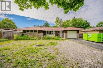 203 Forest Hill Dr in Kitchener, ON - Building Photo - Building Photo