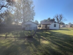 340 Meadow Dr in Bridge City, TX - Building Photo - Building Photo