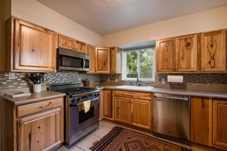 3812 Calle Del Monte NE in Albuquerque, NM - Building Photo - Building Photo