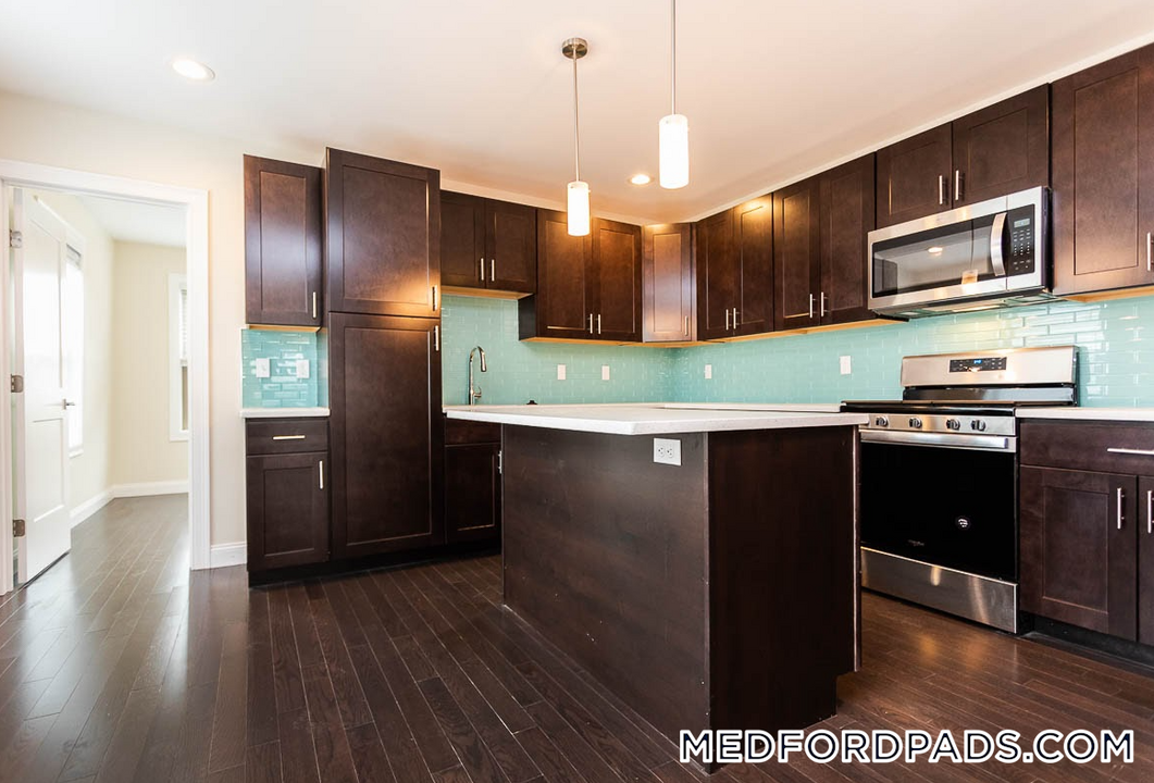 476 Fulton St in Medford, MA - Building Photo