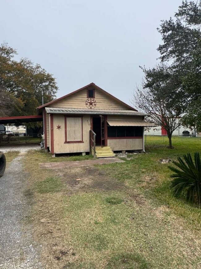 property at 510 W Bilbo Ave