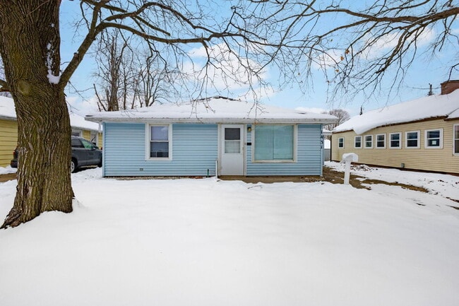 property at 1431 E Dayton St