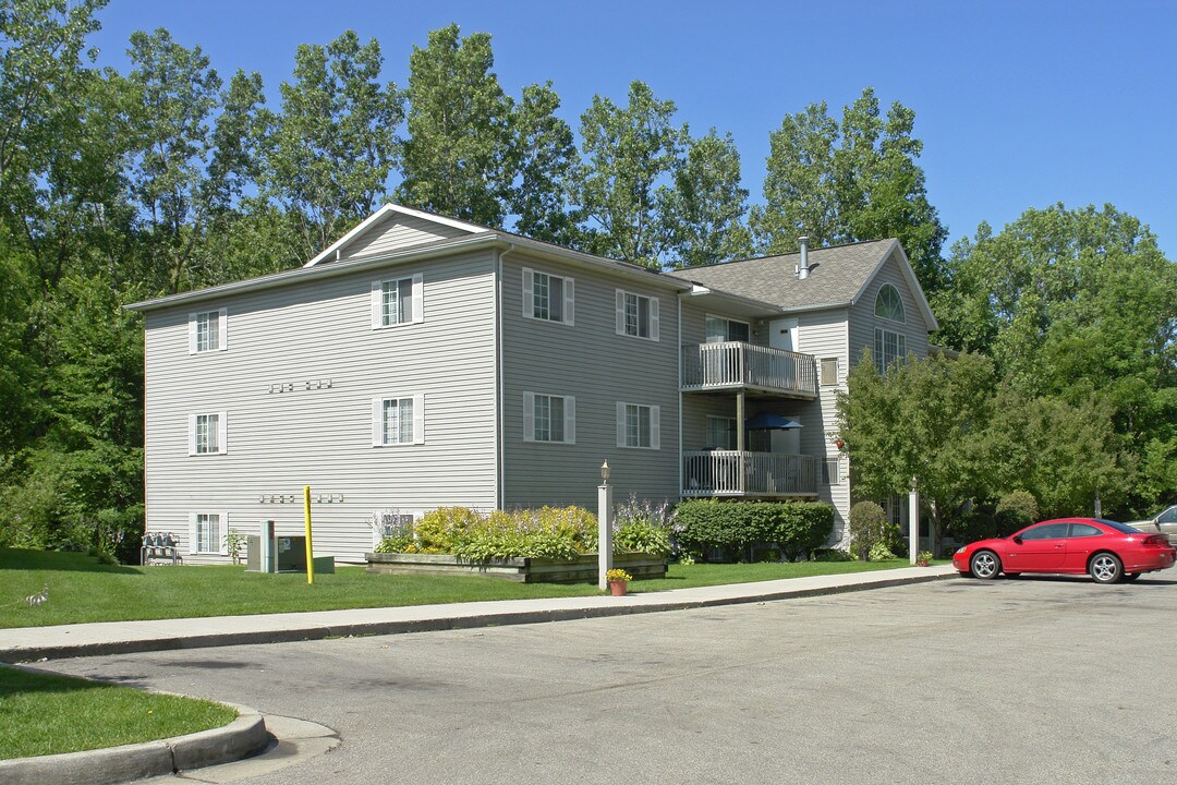 Stone Creek Apartments in Holland, MI - Building Photo