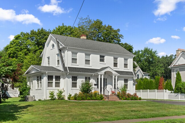 433 South Ave in New Canaan, CT - Building Photo - Building Photo