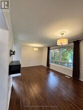 36 Johnson Rd in Aurora, ON - Building Photo - Building Photo