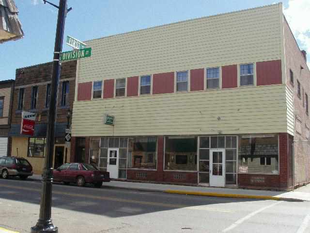 E Division in Ishpeming, MI - Building Photo