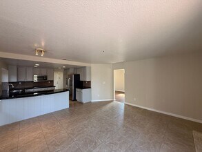 1247 Rio Way in Vista, CA - Building Photo - Building Photo