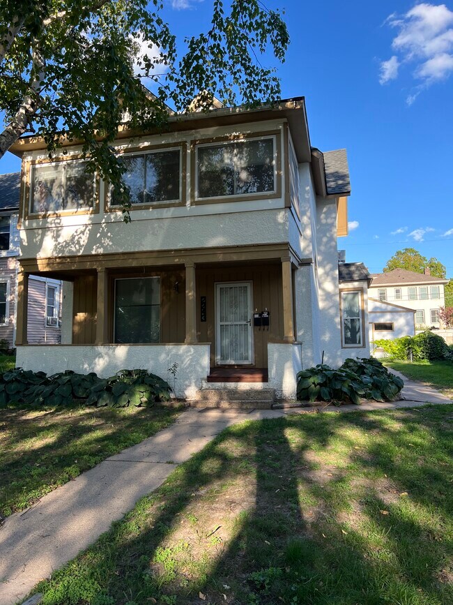 2243 Pierce St NE, Unit 1 in Minneapolis, MN - Building Photo - Building Photo