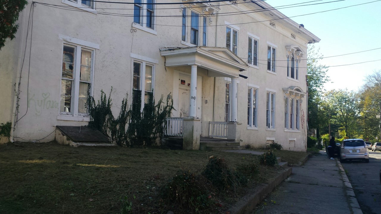 The Hermitage Bldg in Trenton, NJ - Building Photo