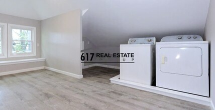 39 Long Ave, Unit 2 in Boston, MA - Foto de edificio - Building Photo