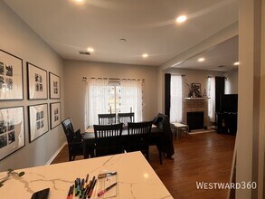 610 Lakeridge Ct in Naperville, IL - Building Photo - Building Photo