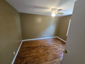 23 Saratoga Rd in North Kingstown, RI - Building Photo - Building Photo