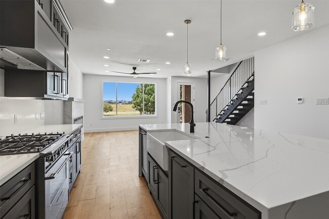 property at 404 Vista Buena Trl