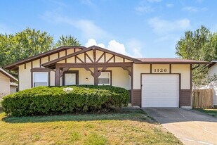 1126 Borden Dr in Florissant, MO - Building Photo