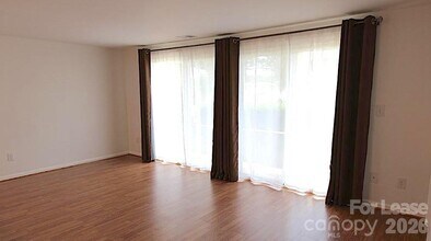 1645 Arlyn Cir in Charlotte, NC - Building Photo - Building Photo