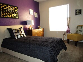 Ridge Falls Apartments in Las Vegas, NV - Foto de edificio - Building Photo