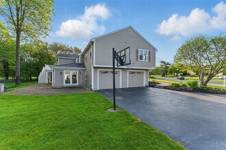 121 Indian Meadow Dr in Northborough, MA - Building Photo - Building Photo