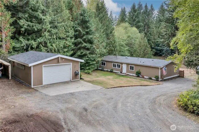 18708 229th Ave E in Orting, WA - Building Photo