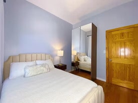 Furnished room/NOT APARTMENT, Unit 3 in Brooklyn, NY - Building Photo