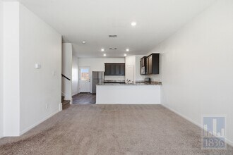 18632 Quiet Range Dr in Elgin, TX - Building Photo - Building Photo