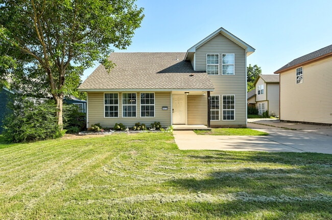 property at 607 W Main St