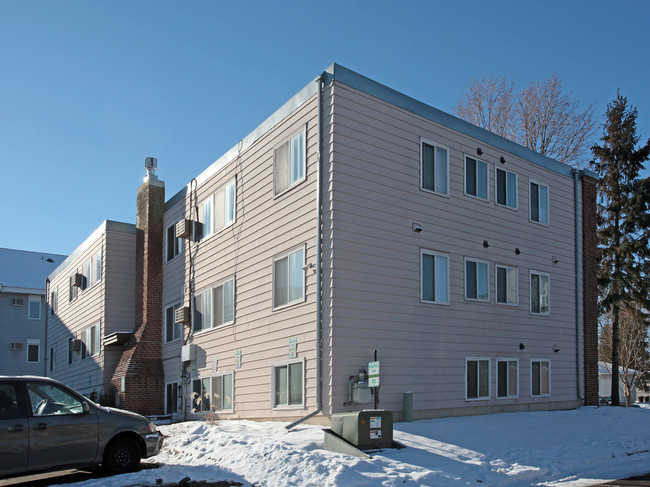 12359 Lynn Ave in Savage, MN - Foto de edificio - Building Photo